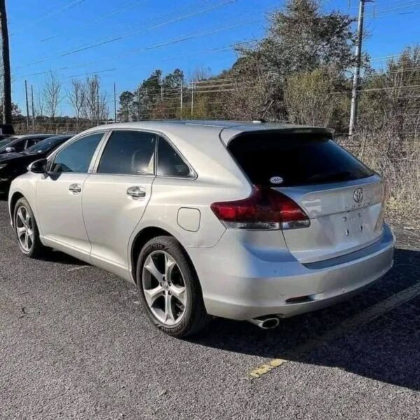 2014 Toyota Venza - Image 4